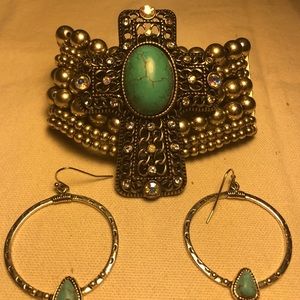 Beautiful bracelet and earring set.